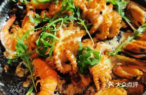 Cheese Baked Mussels and Squid Ink Risotto