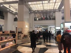 店内环境-卡迪威百货