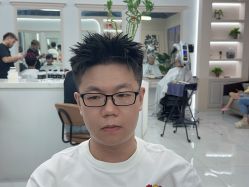 -尤司男士国潮理发馆
