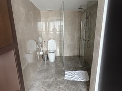 -曼谷湄南河畔华美达广场酒店