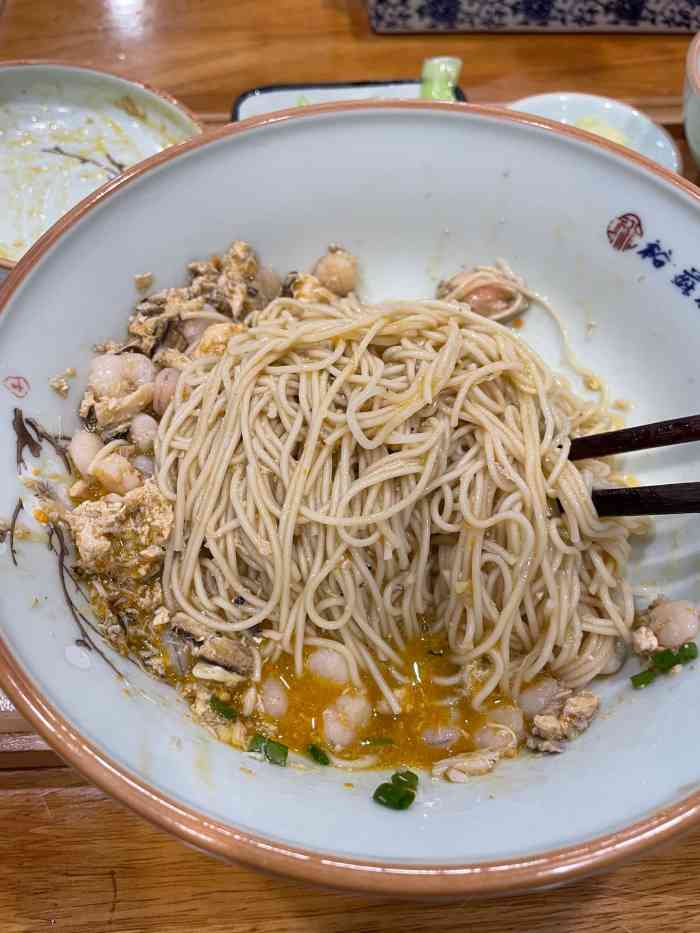 裕兴记面馆(中山公园店)-"三虾面是上海和苏州一带的面点小吃,三虾即.