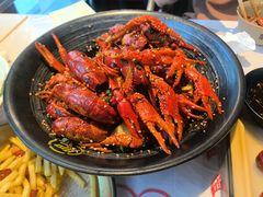 -肥肥虾庄·金牌油焖大虾(汉街SKP店)