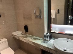 -上海龙之梦万丽酒店