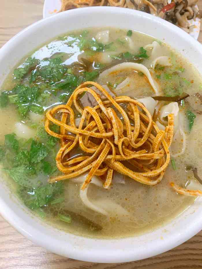 黎留义烩面馆(交通路店)-"[薄荷]环境:位于交通路永安街,居民聚集.