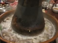 -洞庭洲·防空洞火锅·烧烤·铜锅涮肉(新百广场店)