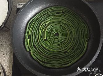 翻不翻车看运气的长豆角火腿煎饼