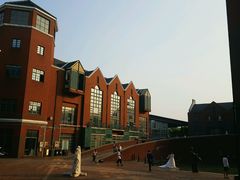 -钟书阁(松江泰晤士小镇店)