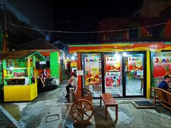 -Jonah's Fruit Shake & Snack Bar
