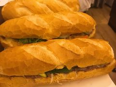 -Bánh Mì Huynh Hoa