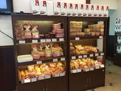 -红宝石·鲜奶小方·海派西点房(南丹店)