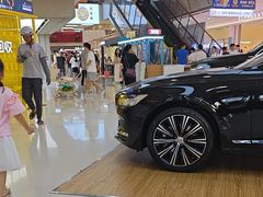 -万达广场(南昌红谷滩店)