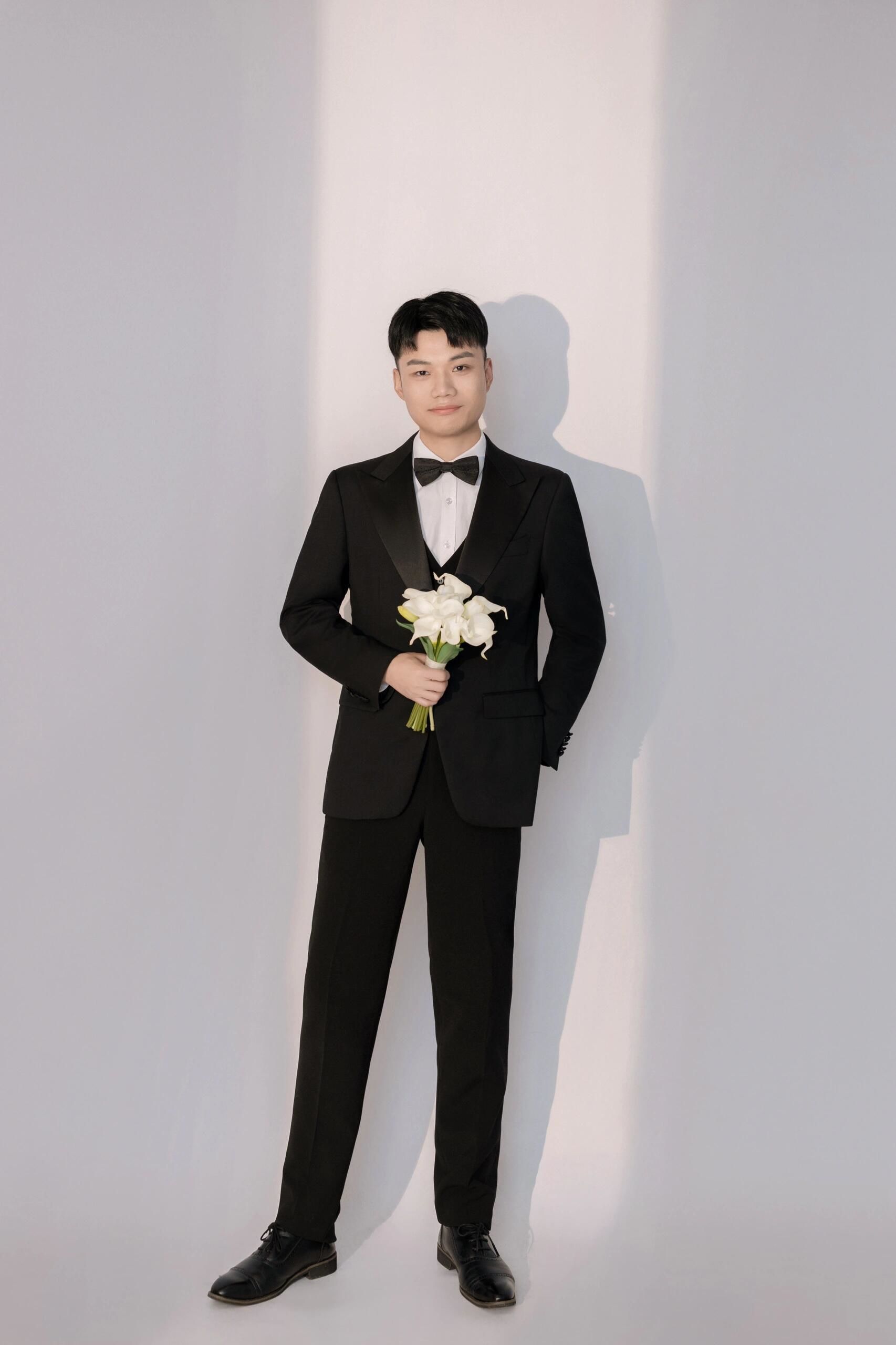 我的婚纱照精修来喽!室内主纱光影