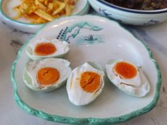 秘制咸鸭蛋-蟹天蟹地农家菜·阳澄湖大闸蟹(浅水湾店)