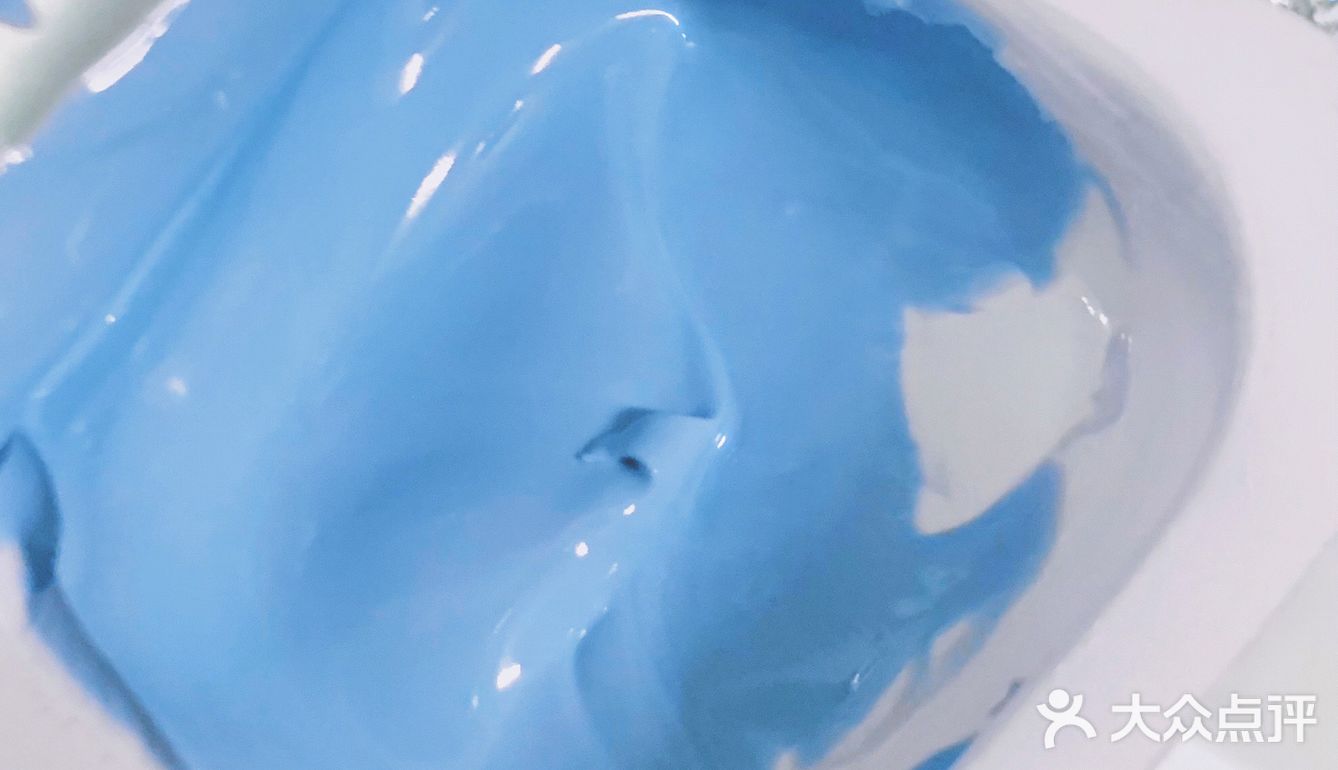[调皮]用过一次就爱上的冰蓝色玻尿酸清洁面膜