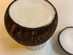 -志龙皇冠吃货椰子铺