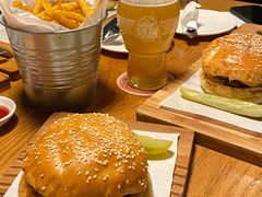 忧郁汉堡-悠航SLOWBOAT(三里屯店)