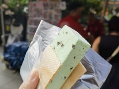 -詹爷爷乌节路街头冰淇淋