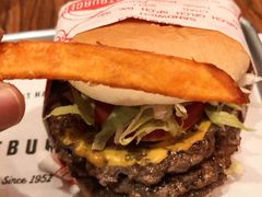 三层肉汉堡套餐-FATBURGER 特富客汉堡(外交公寓店)