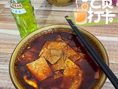 红油米线加豆皮-老字号杨坡红油米线腊汁肉夹馍(东四道巷店)