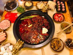 -黄潇洒老火锅(九眼桥宏济巷店)