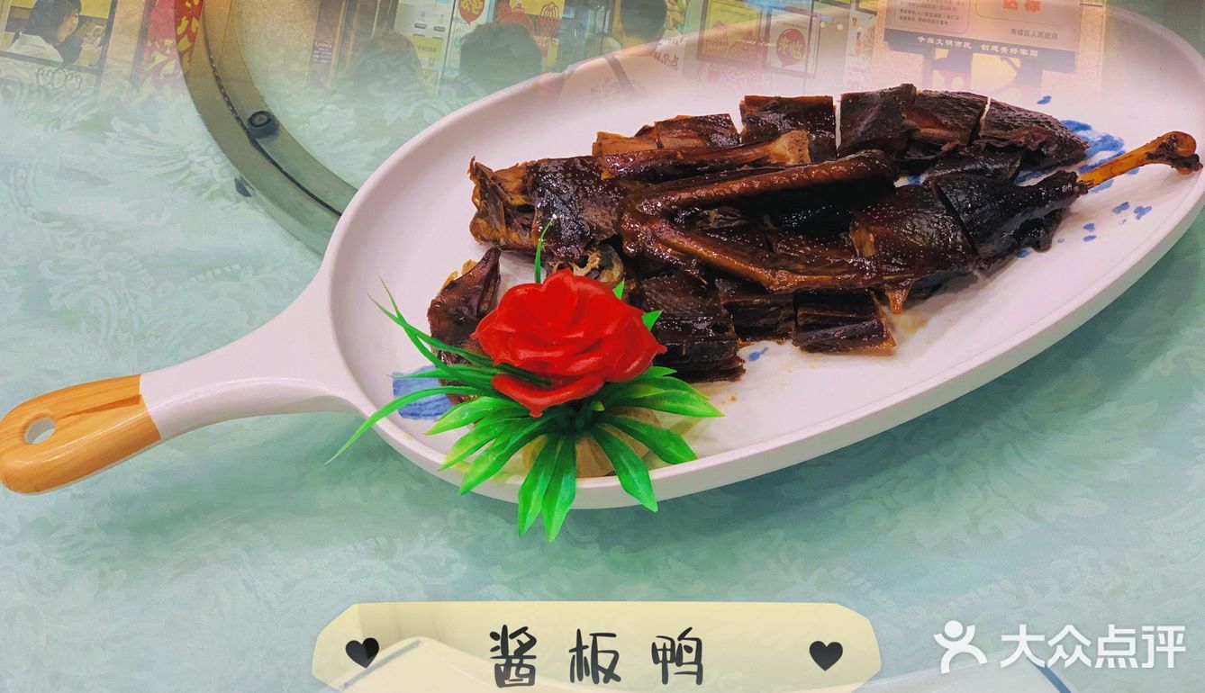 假期游桂林，食正阳步行街。我来帮你拔拔草[吐]