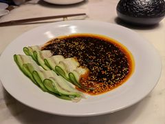 蒜泥白肉配乳瓜-初蓉丨遇见新川菜(亲贤街荣耀店)
