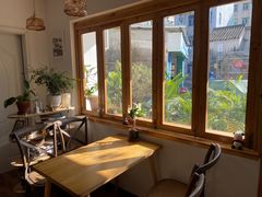靠窗位-In Cafe隐食研室