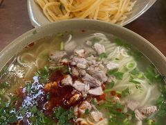 猪肘汤面-亮亮面馆(经六路店)
