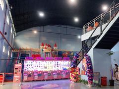 -嘿哟动霸CHUA·新潮玩运动娱乐中心·蹦床滑冰团建乐园