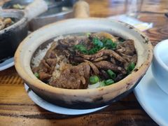 黄鳝牛肉煲仔饭-关氏饮食店