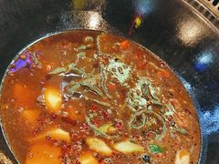 -哈尔滨烧烤·山河村铁锅炖(交大店)