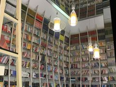 -钟书阁(松江泰晤士小镇店)