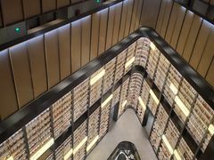 -上海虹桥中心爱琴海亚朵S酒店