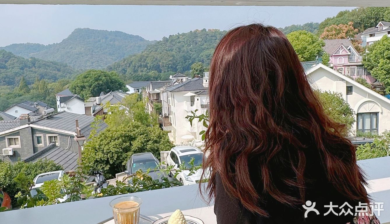 满觉陇奶油系咖啡馆｜山野间满是桂花香