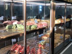 面包甜点陈列柜-奈雪的茶(中粮祥云小镇店)