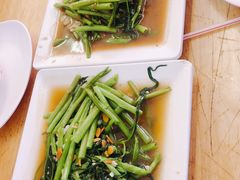 -J Daeng Seafood
