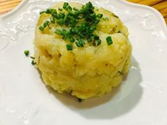 老奶洋芋-小锅巴纳西餐厅