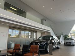 -上海冠松华奥奥迪4S店(张江店)