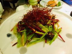 烹汁芹香牛肉粒-韵秋荷(宝山龙湖天街店)