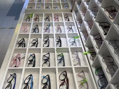 -MiRi眼镜连锁·蔡司·尼康控优点合作店(莘庄店)
