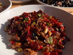 土干辣椒炒肉-瑶河山里菜