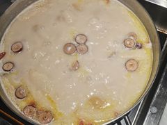 -尚尚仙·酸汤猪手·猪肚鸡火锅(华联万柳购物中心店)