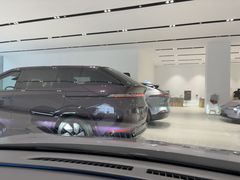 -小鹏汽车上海吴中路销售服务中心