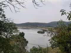 -亮河湾山庄