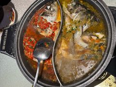 -阿瓦山寨·湘菜现炒·剁椒鱼头王(咸阳总店)