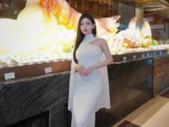 -雍容荟活帝王蟹活龙虾自助(苏宁旗舰店)