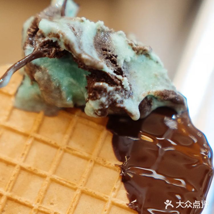 我的夏日限定好味包 ｜意大利手工薄荷巧克力冰淇淋球华夫脆饼干