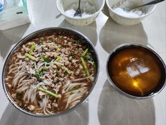 -正宗杨记普洱酸醋米线(总店)