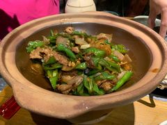 碾辣椒炒肉-吃饭皇帝大土家民族菜(正大广场店)