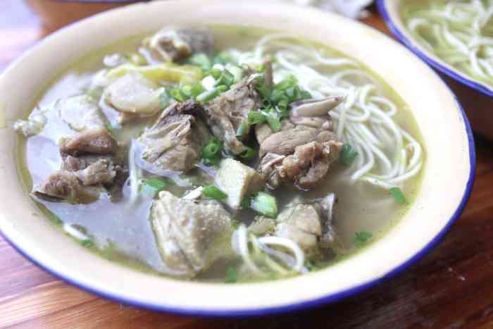 炫味泡椒鸭汤面北京中路店